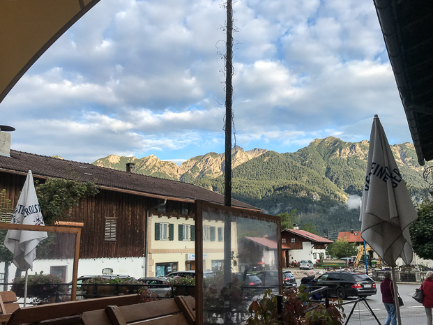 beim Abendessen in der 'Post' in Wallgau