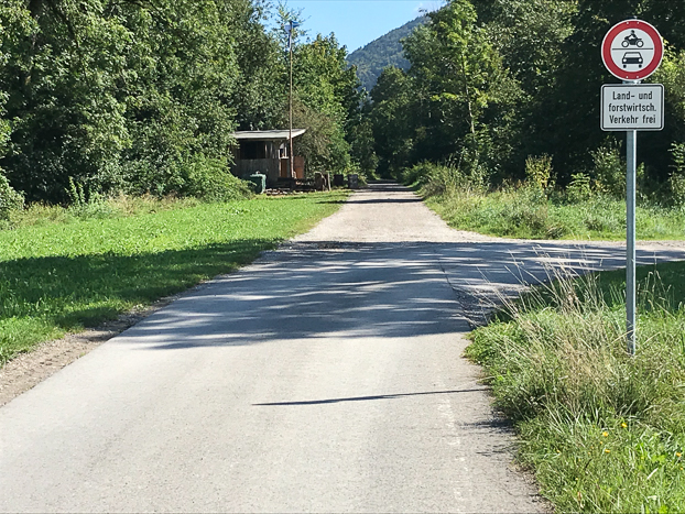 alte ehemalige B11 in Bichl Am Steinbacher Hölzl