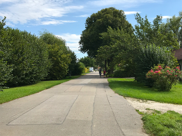 alte ehemalige B11 in Lichtensee - im Westen