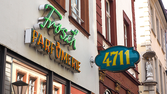 Nostalgische Werbung in der Heidelberger Fußgängerzone
